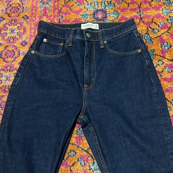 Abercrombie & Fitch Slim Straight Ultra High Rise Jeans - Picture 3 of 4